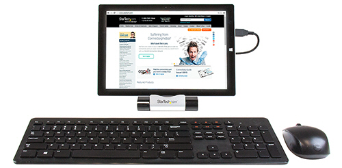 Plattan är ansluten till hubben som värd, tillsammans med ett USB-tangentbord och mus anslutna till hubben